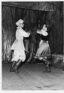 ECOLE DES DAMES AFRICAINES RUE BERANGER ST PIERRE FESTIVITES 1954 1955  (4)